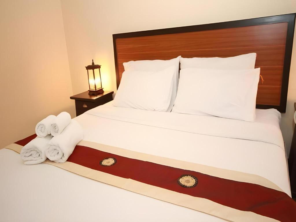 Rayong Lanna Hotel Екстер'єр фото