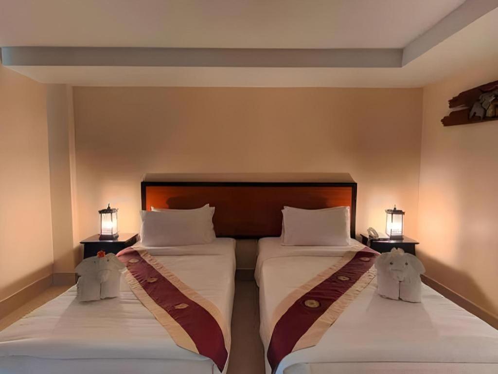 Rayong Lanna Hotel Екстер'єр фото