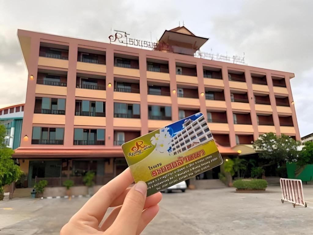 Rayong Lanna Hotel Екстер'єр фото